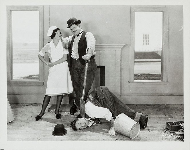 The Finishing Touch - Filmfotók - Dorothy Coburn, Oliver Hardy, Stan Laurel