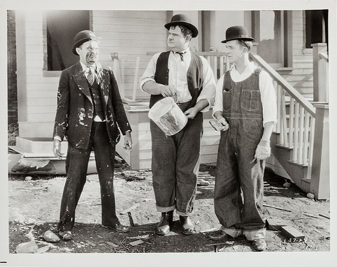 The Finishing Touch - Photos - Sam Lufkin, Oliver Hardy, Stan Laurel