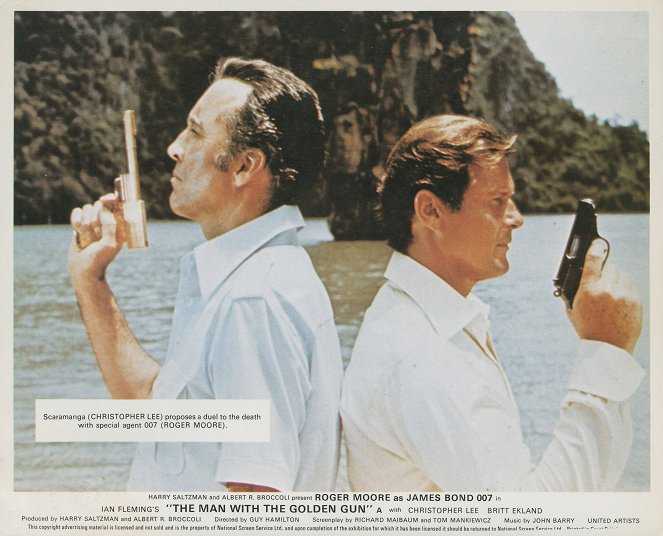 The Man with the Golden Gun - Lobbykaarten - Christopher Lee, Roger Moore