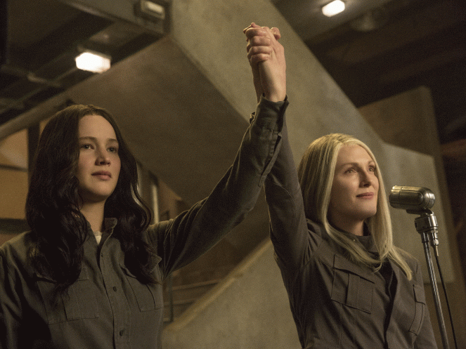 Hunger Games: Síla vzdoru 1. část - Z filmu - Jennifer Lawrence, Julianne Moore