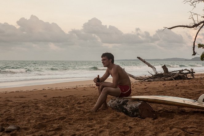 Escobar – Paradise Lost - Filmfotos - Josh Hutcherson