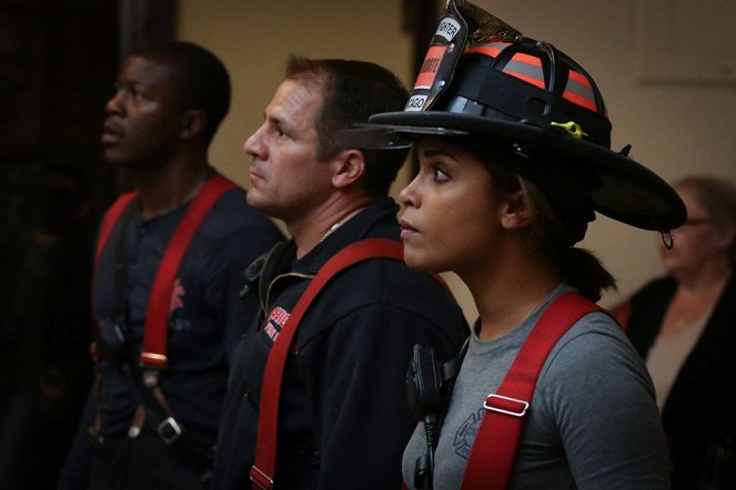Chicago Fire - Season 3 - Photos - Monica Raymund