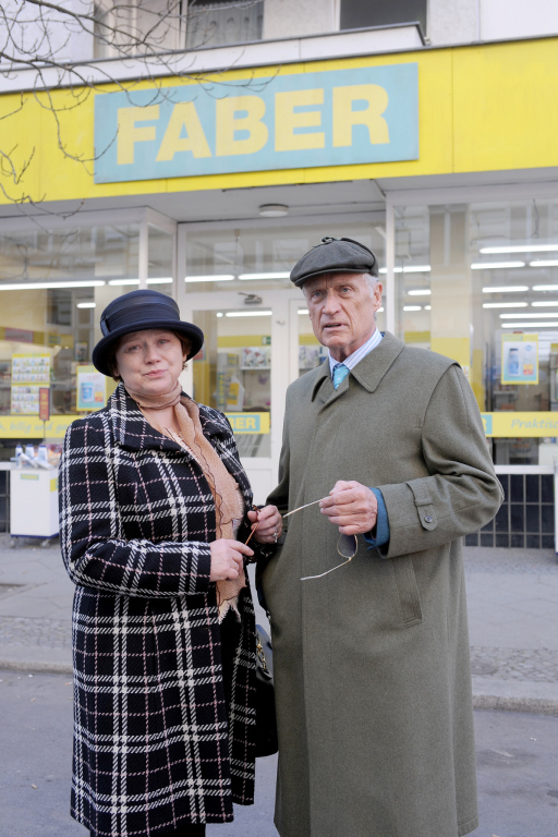 Alles muss raus - Eine Familie rechnet ab - Photos - Imogen Kogge, Robert Atzorn