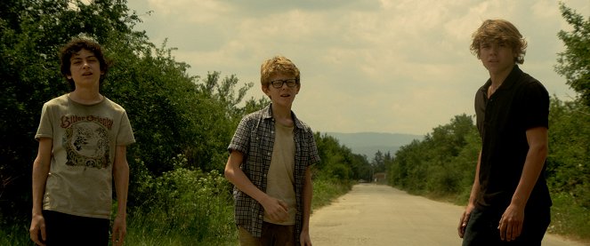 Among the Living - Das Böse ist hier - Filmfotos - Théo Fernandez, Zacharie Chasseriaud