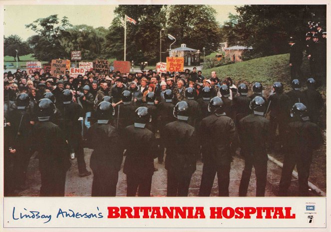 Britannia Hospital - Cartões lobby