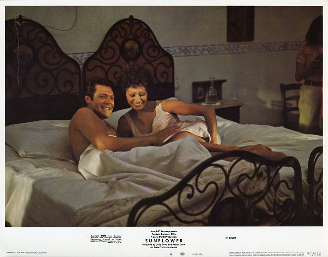 Słoneczniki - Lobby karty - Marcello Mastroianni, Sophia Loren