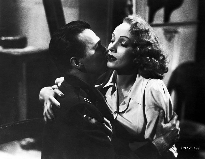 Zahraniční aféra - Z filmu - John Lund, Marlene Dietrich