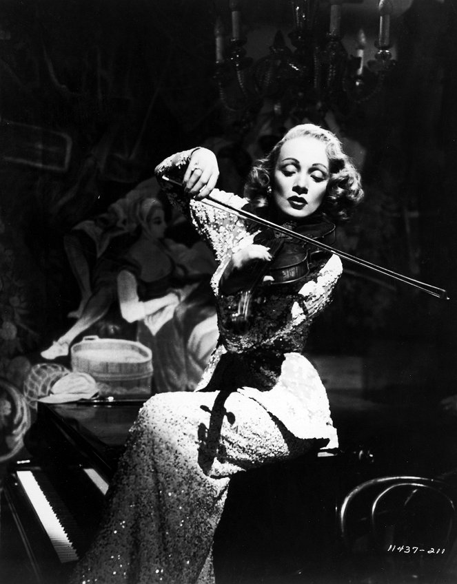 A Foreign Affair - Photos - Marlene Dietrich