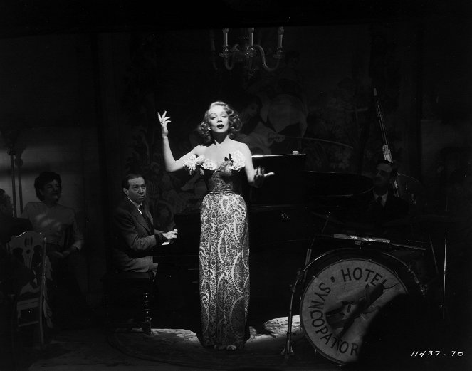 A Foreign Affair - Van film - Marlene Dietrich
