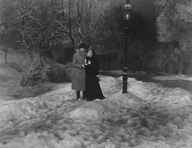 Levél egy ismeretlen asszonytól - Filmfotók - Louis Jourdan, Joan Fontaine