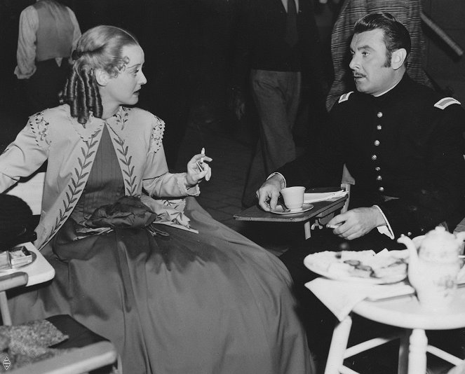 The Old Maid - Tournage - Bette Davis, George Brent
