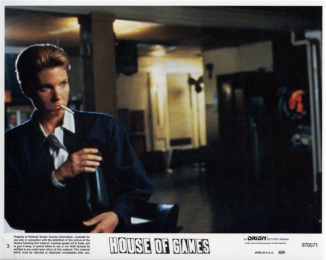 House of Games - Lobby Cards - Lindsay Crouse
