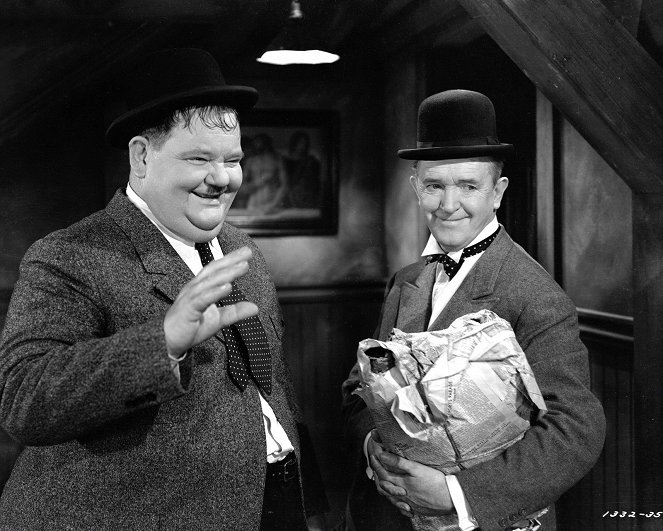 Nothing But Trouble - Z filmu - Oliver Hardy, Stan Laurel