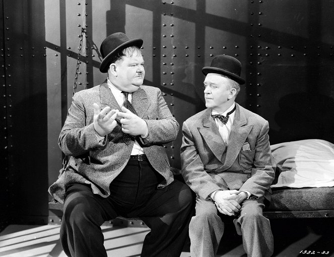 Nothing But Trouble - Z filmu - Oliver Hardy, Stan Laurel