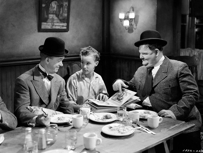 Pelkkää harmia - Kuvat elokuvasta - Stan Laurel, David Leland, Oliver Hardy
