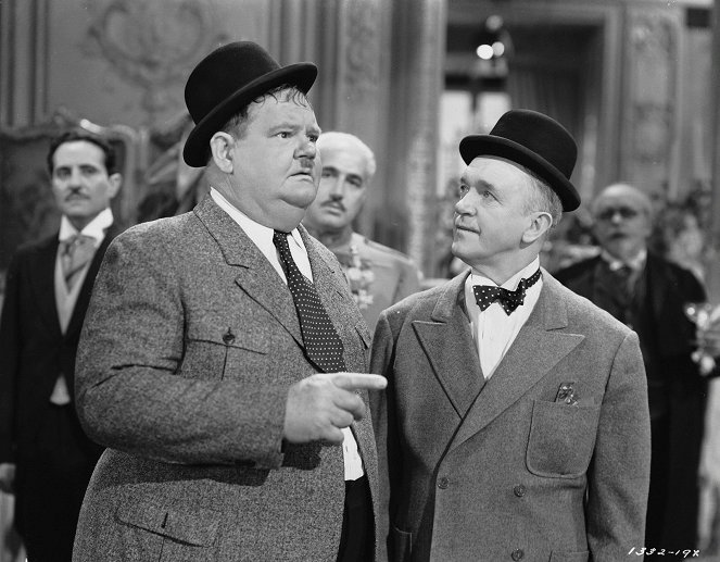 Nothing But Trouble - Film - Oliver Hardy, Stan Laurel