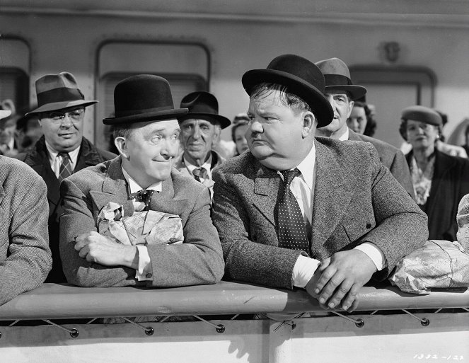 Nothing But Trouble - Do filme - Stan Laurel, Oliver Hardy