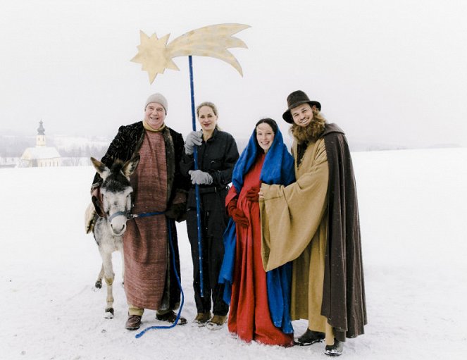 Beste Bescherung - Werbefoto - Friedrich von Thun, Sophie von Kessel, Anneke Schwabe, Frederic Linkemann