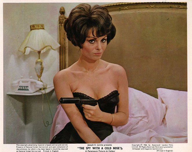 The Spy with a Cold Nose - Lobby karty - Daliah Lavi