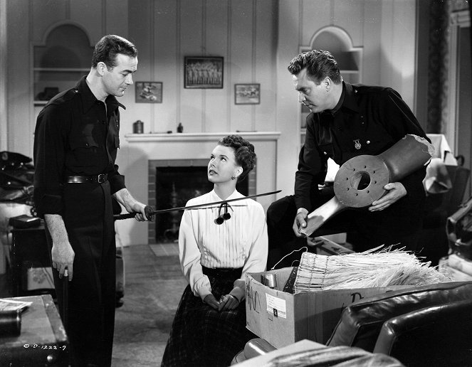 Between Midnight and Dawn - Photos - Mark Stevens, Gale Storm, Edmond O'Brien