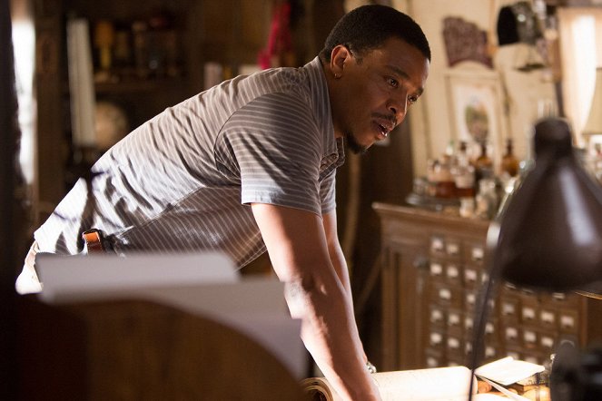 Grimm - Season 2 - The Bottle Imp - Photos - Russell Hornsby