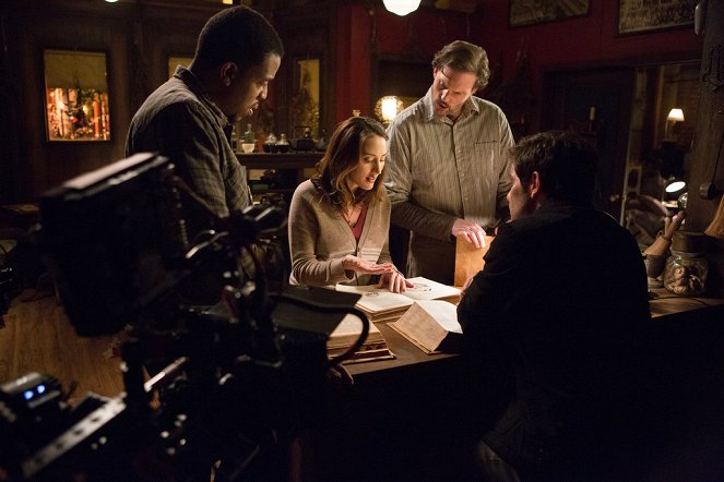Grimm - One Angry Fuchsbau - Van de set - Russell Hornsby, Bree Turner, Silas Weir Mitchell