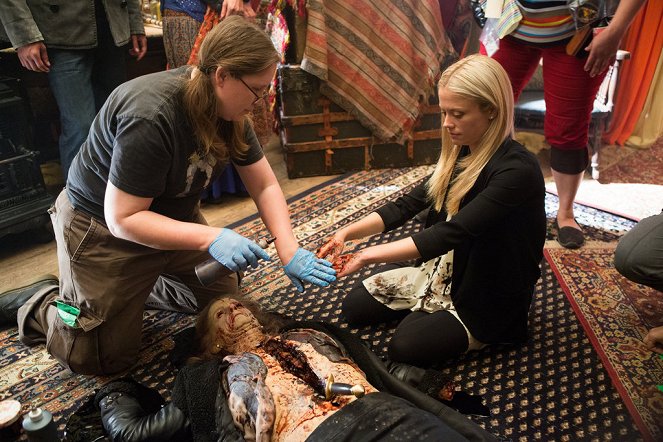 Grimm - Season 3 - The Ungrateful Dead - Making of - Claire Coffee