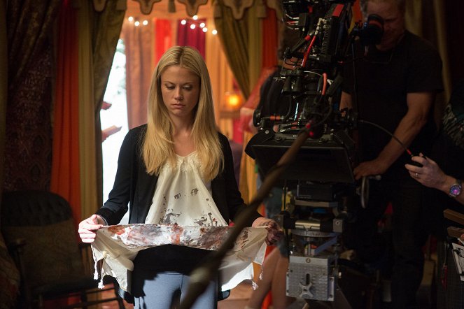 Grimm - Season 3 - PTZD - Making of - Claire Coffee