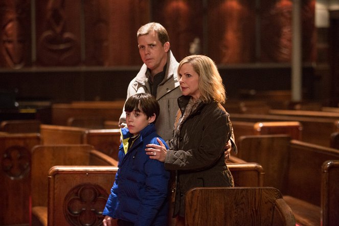 Grimm - Der Exorzist - Filmfotos - Tim Griffin, Gabriel Suttle, Julianne Christie