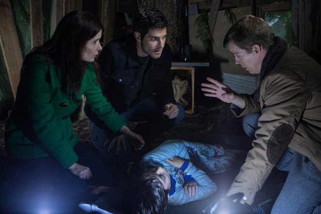 Grimm - Stories We Tell Our Young - Photos - Elizabeth Tulloch, David Giuntoli, Tim Griffin