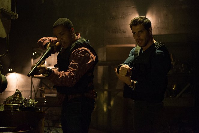 Grimm - Cold Blooded - Photos - Russell Hornsby, David Giuntoli