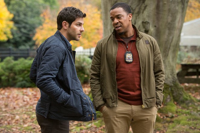 Grimm - Dobrý voják - Z filmu - David Giuntoli, Russell Hornsby