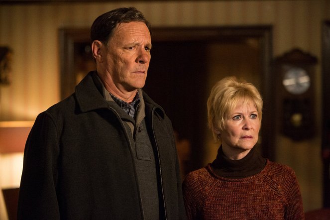 Grimm - The Wild Hunt - Photos - Chris Mulkey, Dee Wallace