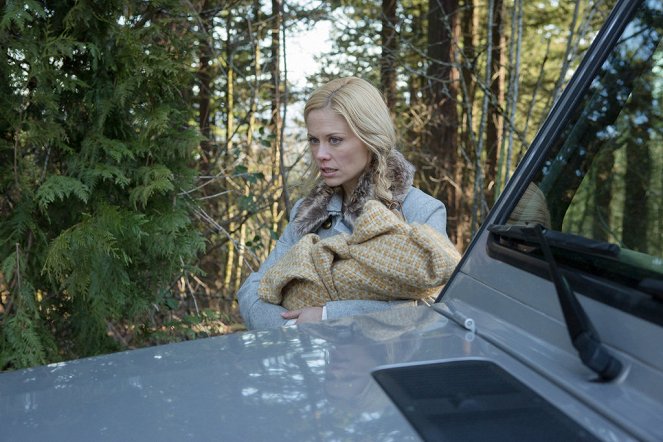 Grimm - The Show Must Go On - Van film - Claire Coffee