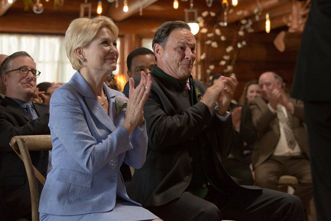Grimm - Blond Ambition - Photos - Dee Wallace, Chris Mulkey