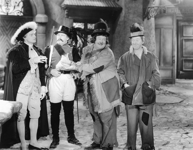Dick und Doof werden Papa - Filmfotos - Oliver Hardy, Stan Laurel