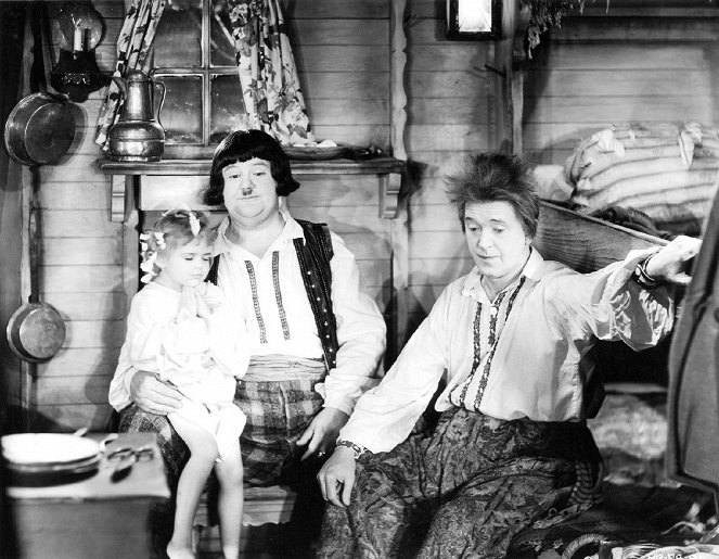 Dick und Doof werden Papa - Filmfotos - Oliver Hardy, Stan Laurel