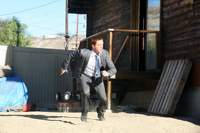 Life - Season 1 - Fill It Up - Photos - Damian Lewis