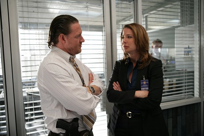 Life - Not for Nothing - Photos - Donal Logue, Robin Weigert