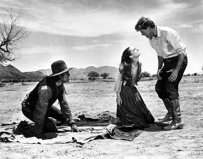 The Unforgiven - Photos - John Saxon, Audrey Hepburn, Burt Lancaster