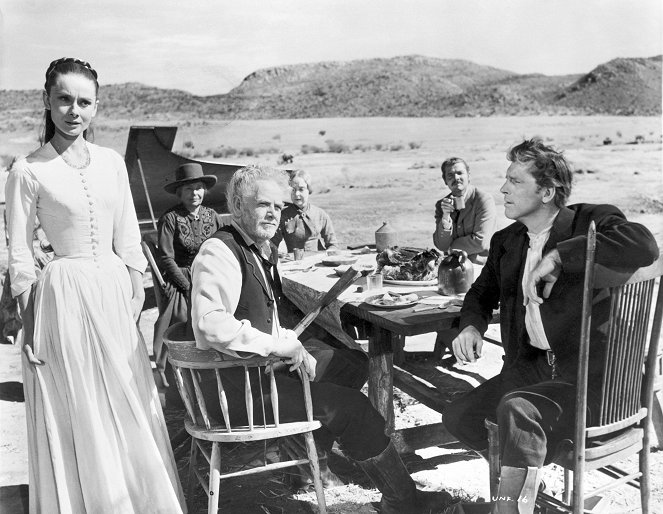 The Unforgiven - Van film - Audrey Hepburn, June Walker, Charles Bickford, Lillian Gish, Audie Murphy, Burt Lancaster