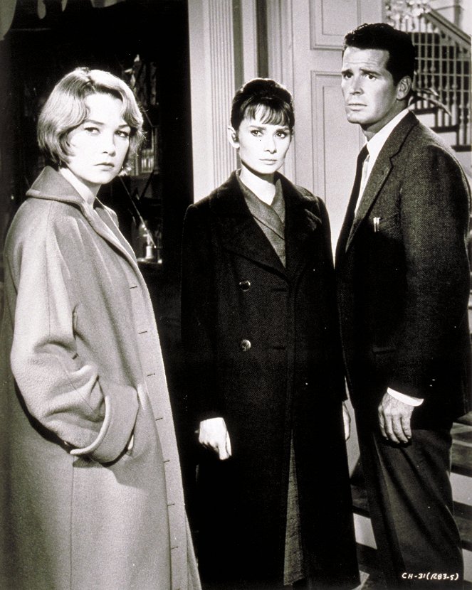 Infam - Filmfotos - Shirley MacLaine, Audrey Hepburn, James Garner