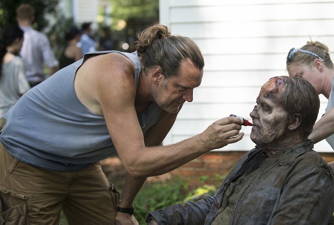 The Walking Dead - Estranhos - De filmagens