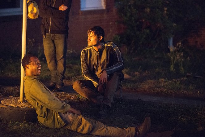 The Walking Dead - Season 5 - Four Walls and a Roof - Photos - Lawrence Gilliard Jr., Andrew J. West