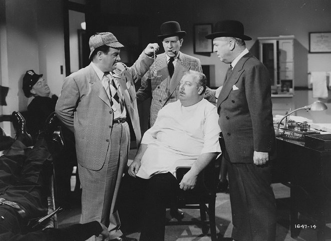 Abbott and Costello Meet the Invisible Man - Photos - Lou Costello, Bud Abbott, William Frawley