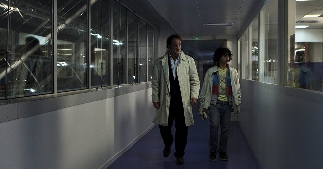 The Moon Child - Photos - Vincent Lindon, Quentin Challal