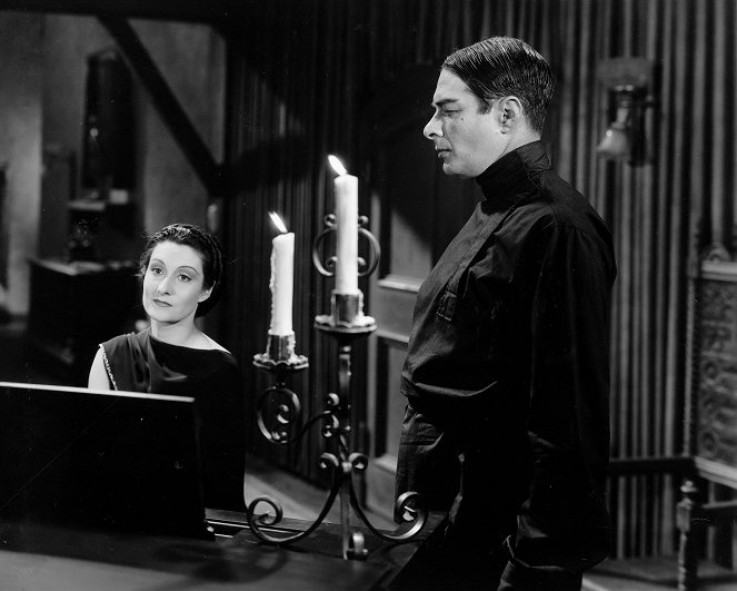 Dracula's Daughter - Z filmu - Gloria Holden, Irving Pichel