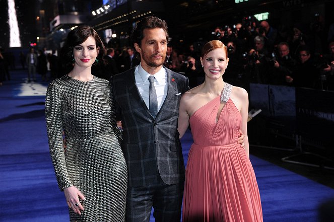 Interstellar - Z imprez - Anne Hathaway, Matthew McConaughey, Jessica Chastain