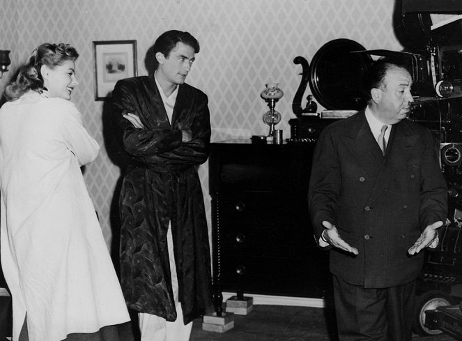 A Casa Encantada - De filmagens - Ingrid Bergman, Gregory Peck, Alfred Hitchcock