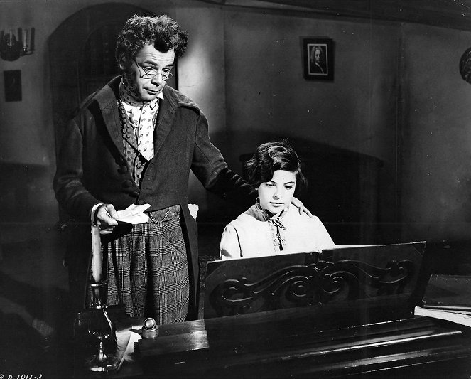 A Song to Remember - Filmfotók - Paul Muni